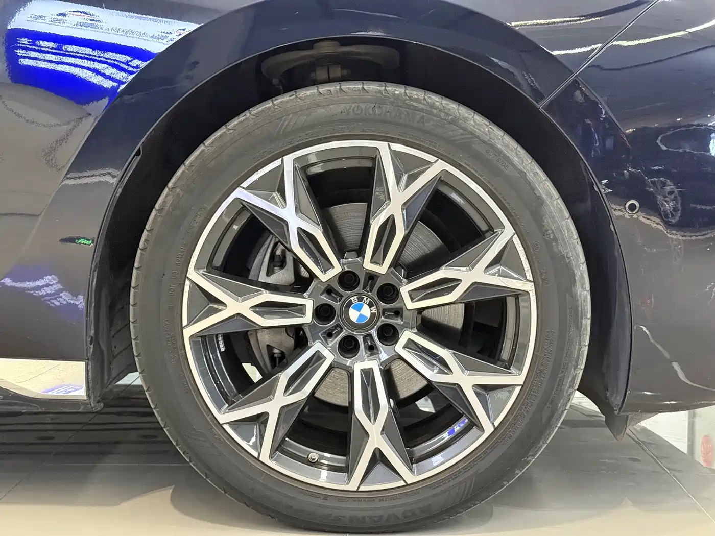 BMW 7 Series 2023 Model 735Li Luxury Package фото 5