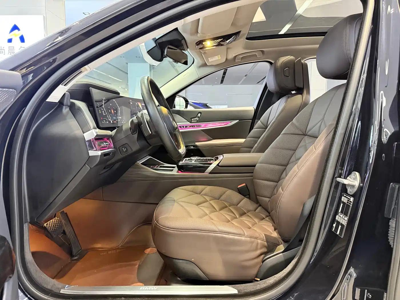 BMW 7 Series 2023 Model 735Li Luxury Package фото 7