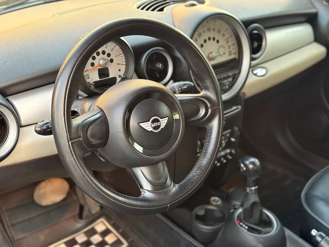 MINI MINI 2012 2012 1.6L ONE Baker Street