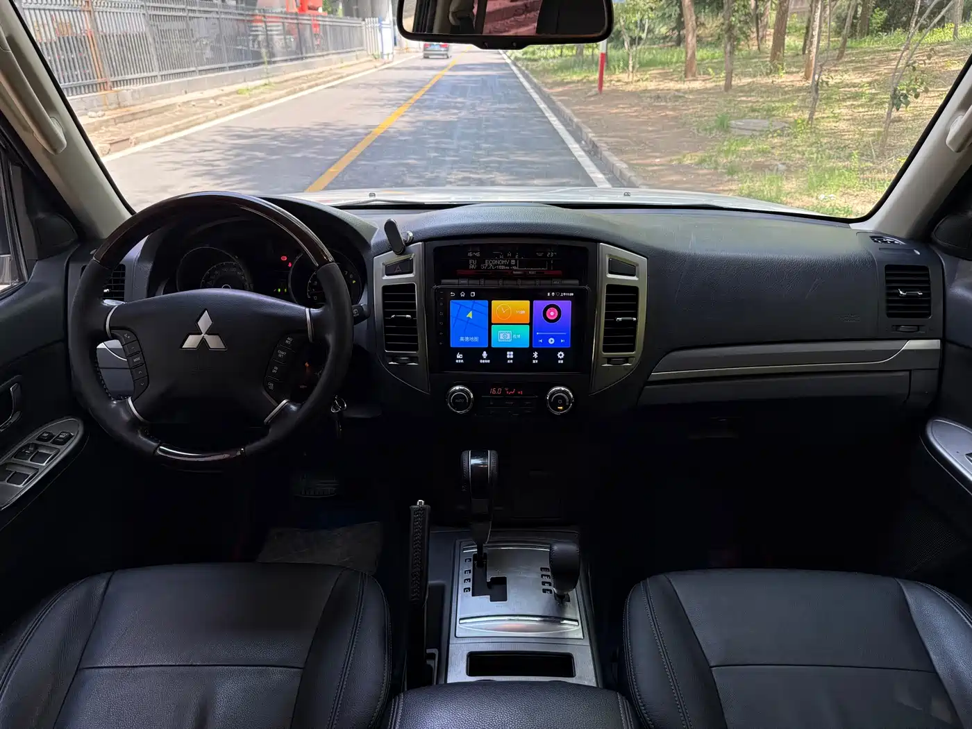 Mitsubishi Pajero (Import) 2016 2016 3.0L Automatic Premium (China V)