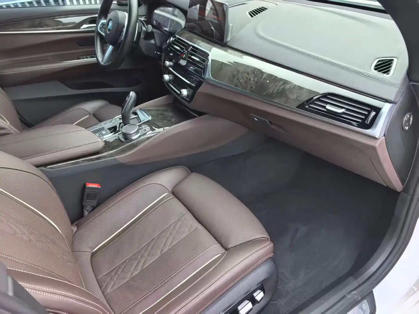 BMW 6 Series GT 2018 640i xDrive M Sport Package фото 16