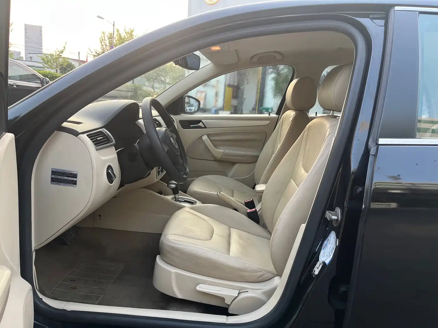 Volkswagen Bora 2011 2011 1.6L Automatic Luxury