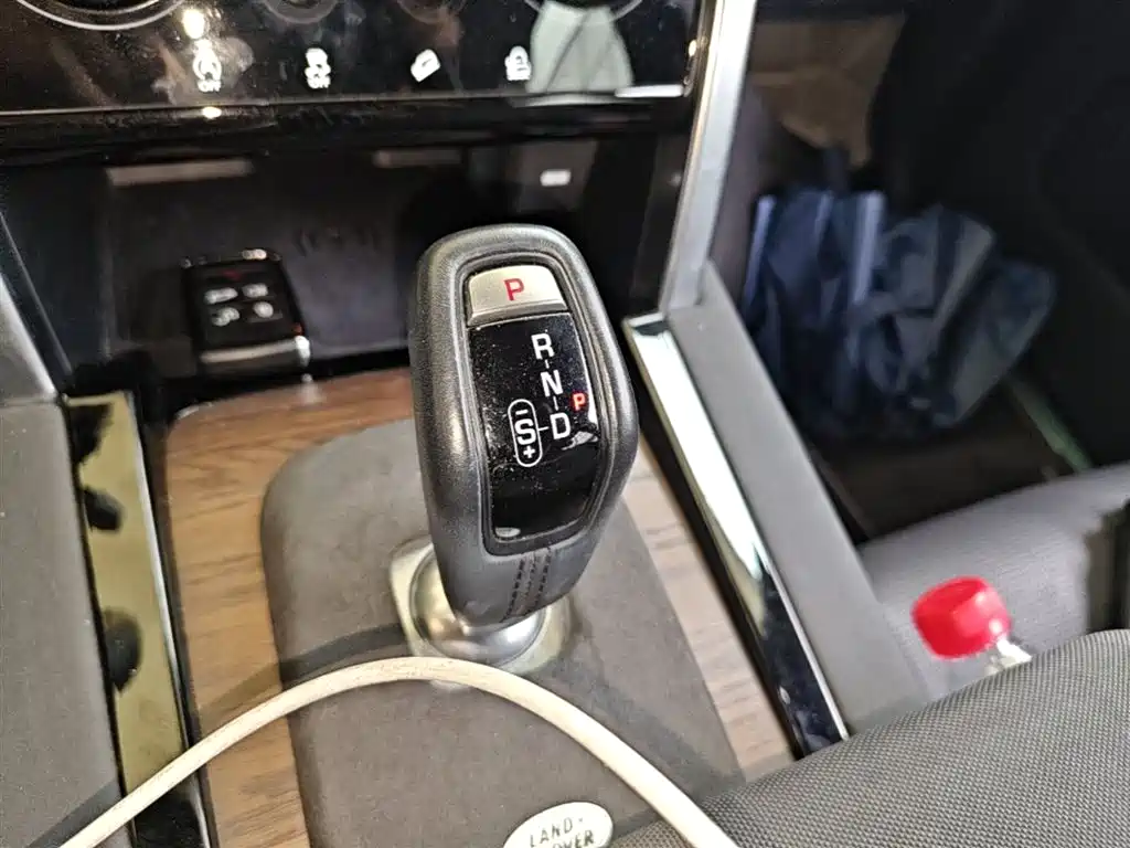 Land Rover Discovery Sport 2022 Model Year Second Facelift 249PS R-Dynamic SE Performance Technology Edition 5-seater фото 14
