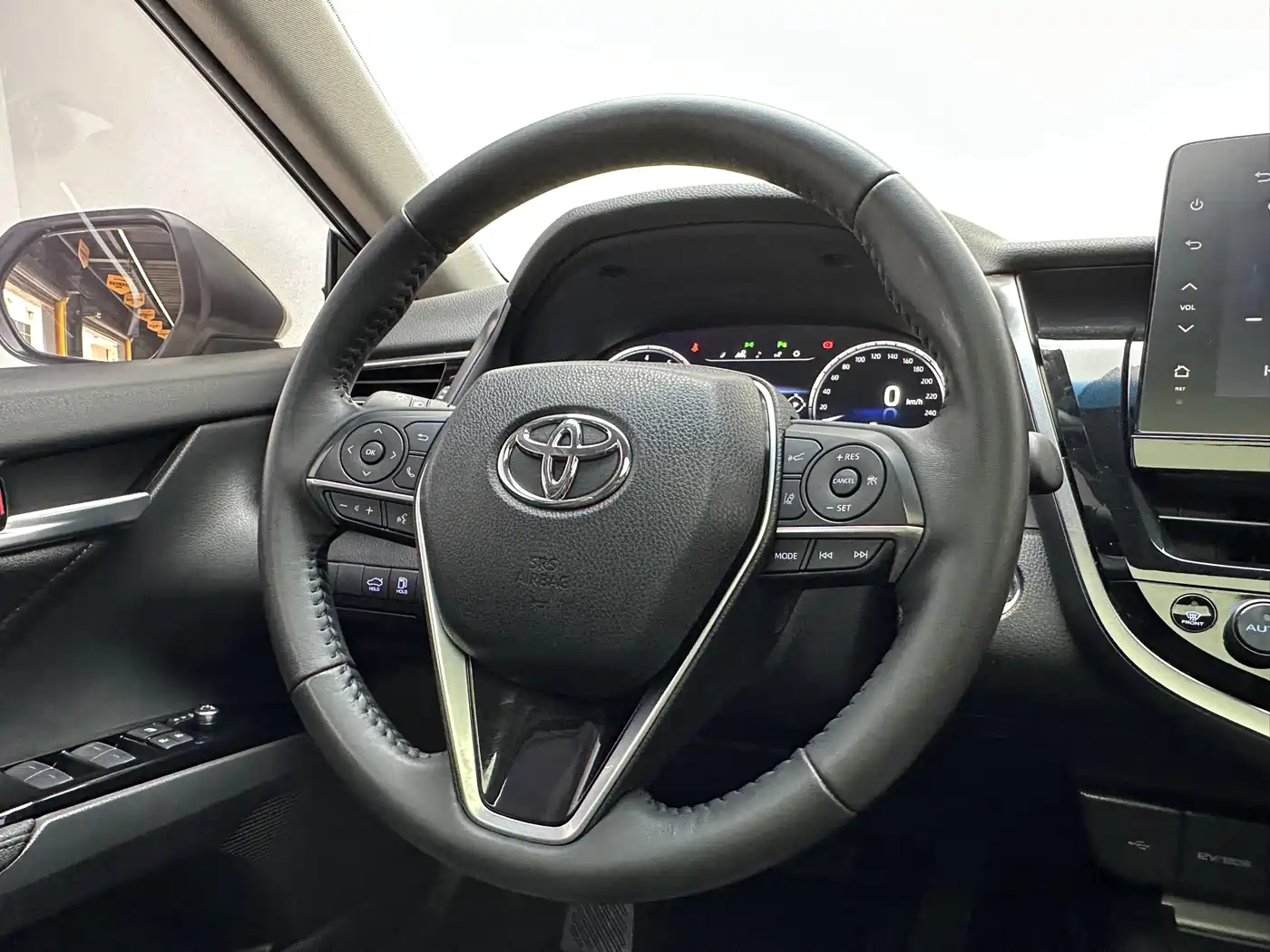 Toyota Camry 2023 2.5G Luxury Edition фото 10