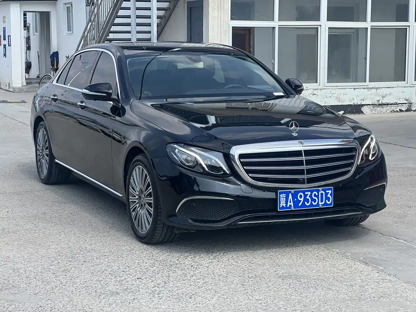 Photo 2 - Mercedes-Benz E-Class
