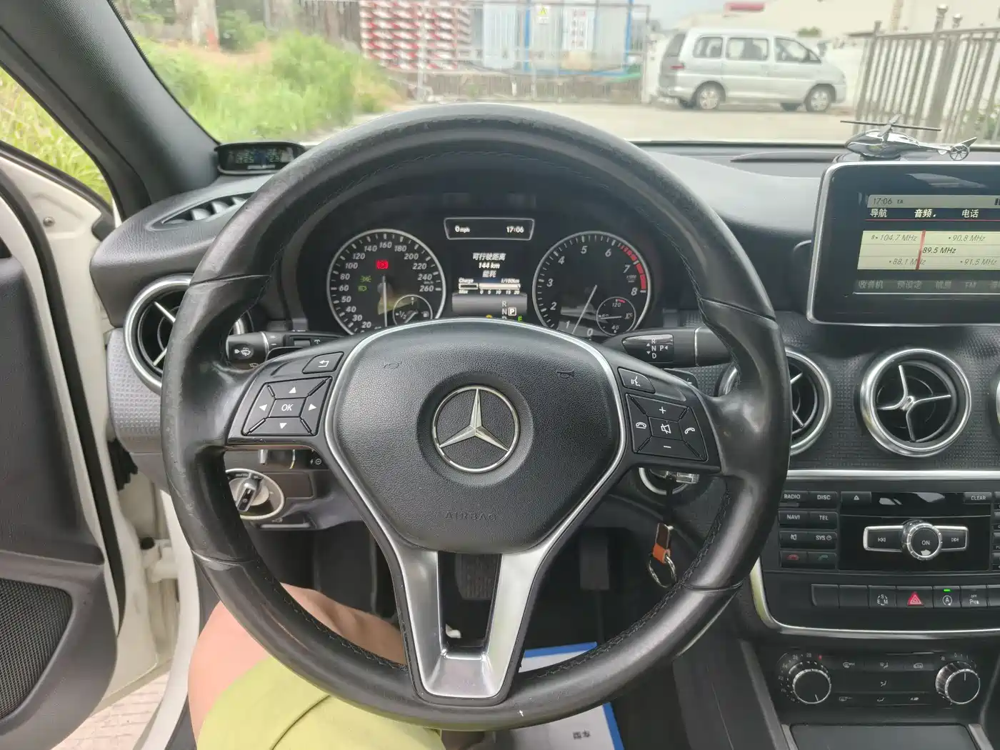 Mercedes-Benz A-Class (Import) 2015 A 180 фото 8