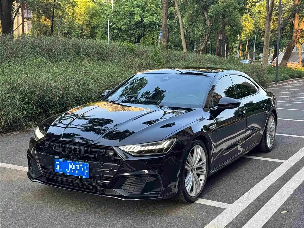 Photo 2 - Audi A7L