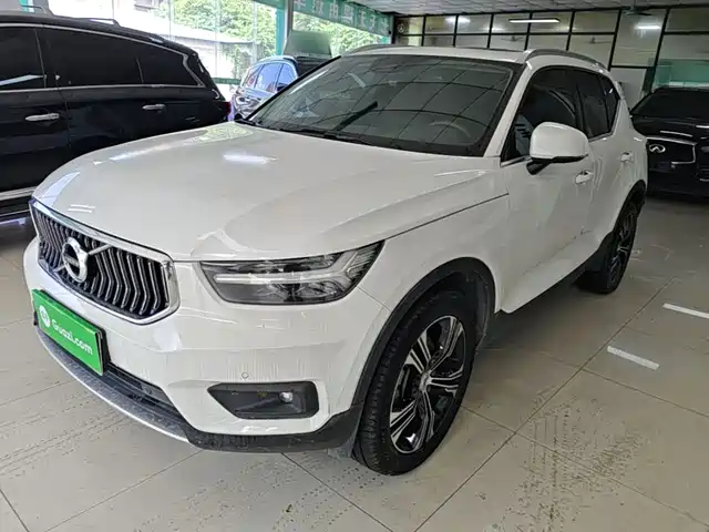 Volvo XC40 T4, Полный привод, Смарт Люкс