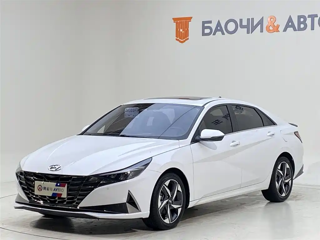 Hyundai Elantra 2022 1.5L CVT LUX Premium Edition