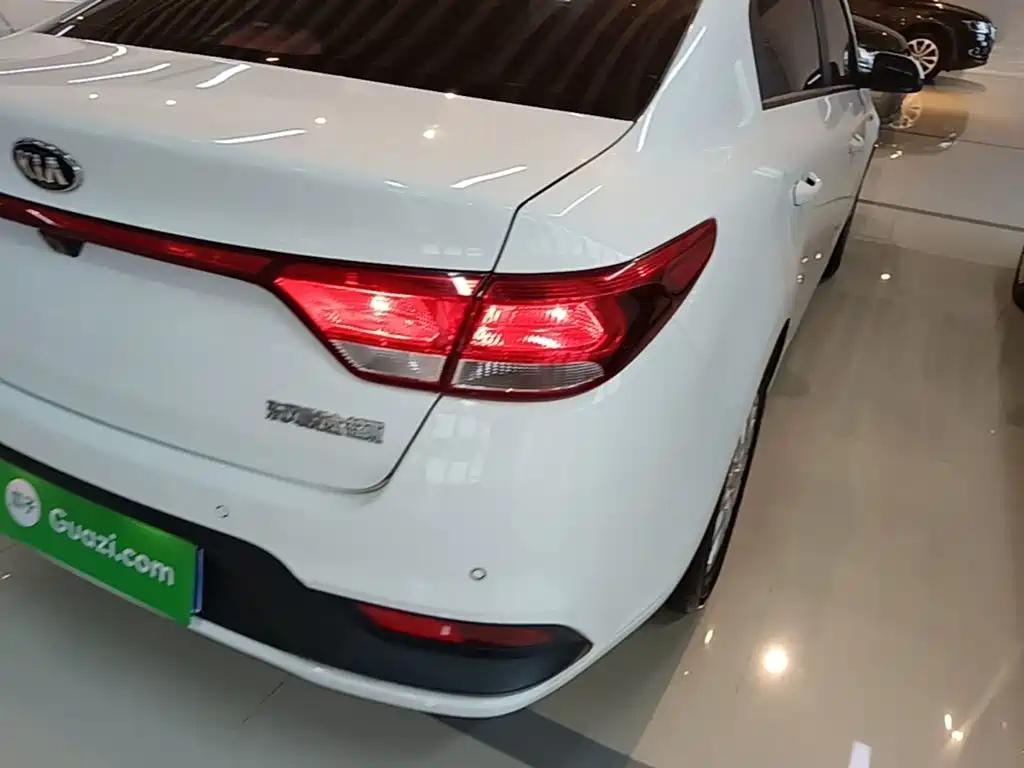 Kia K2 2017 2017 Sedan 1.4L AT GLS