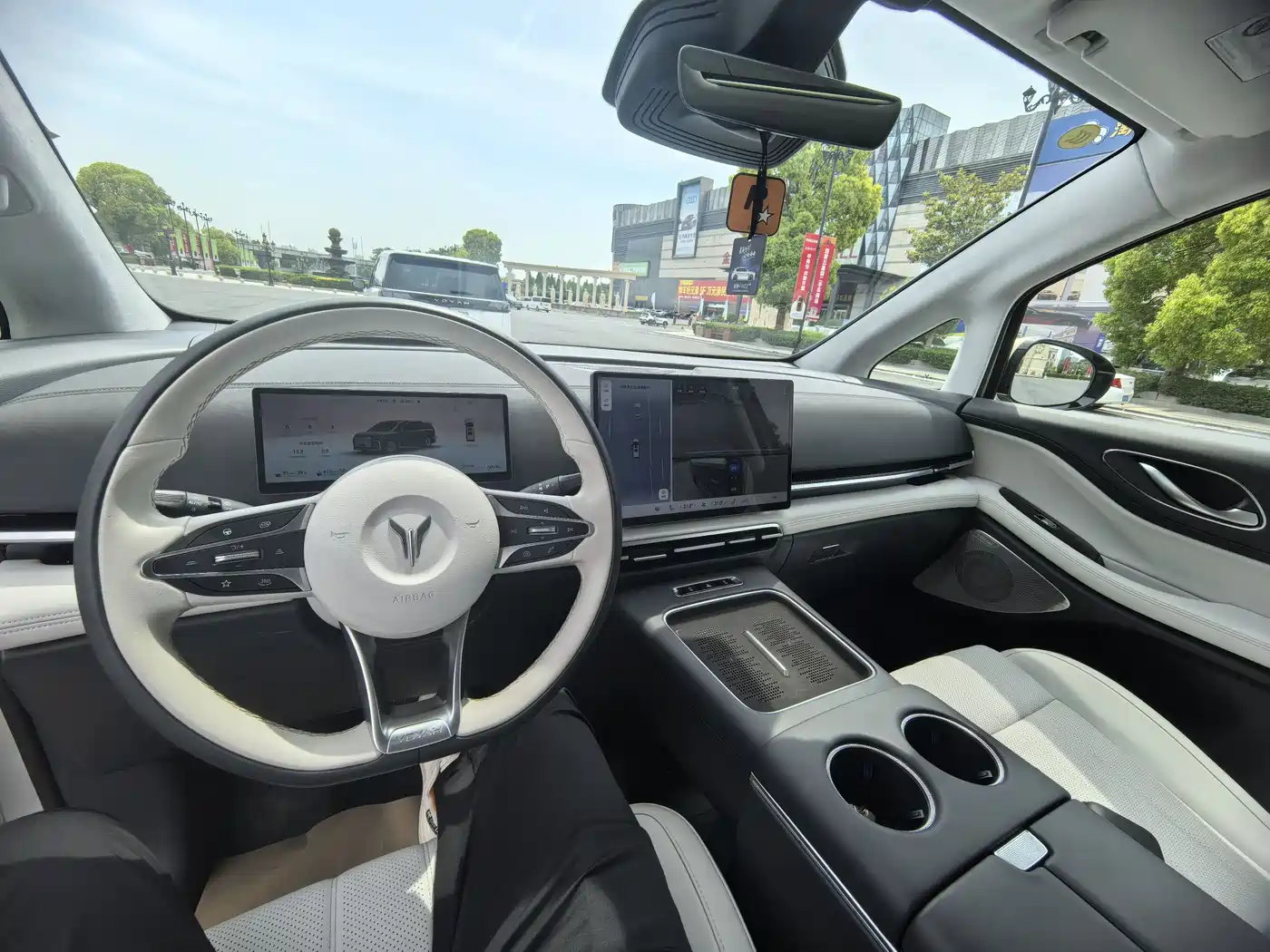Voyah Auto Voyah Dreamer 2025 PHEV AWD Flagship Qian Kun Edition фото 10