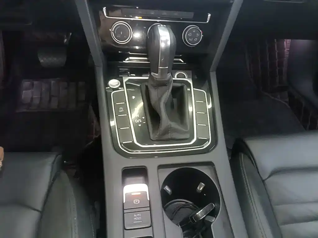 Volkswagen Magotan 2018 280TSI DSG Leading фото 14