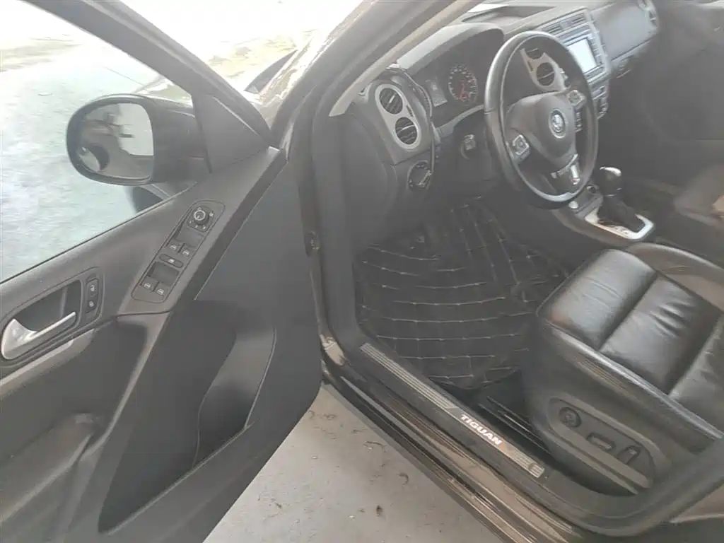 Volkswagen Tiguan 2015 1.8TSI Automatic 2WD Highline фото 16