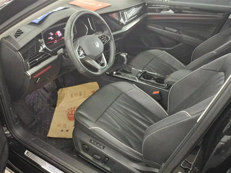 Volkswagen Passat 2022 330TSI Luxury Edition фото 9
