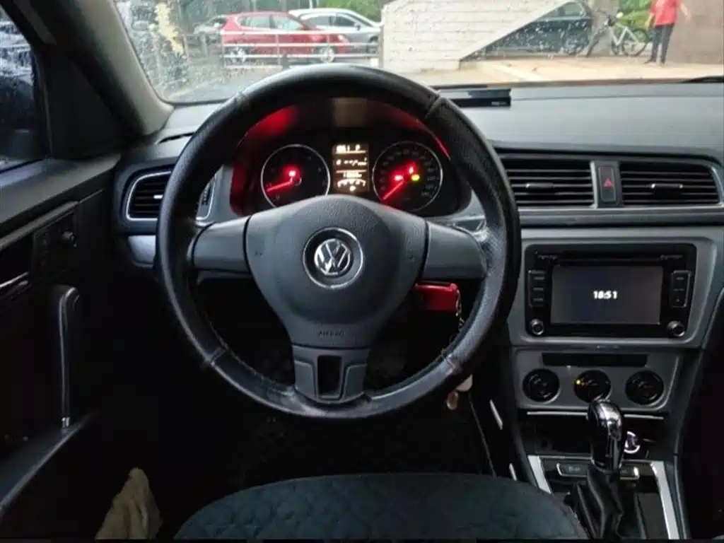 Volkswagen Lavida Tour 2014 1.4TSI Automatic 30th Anniversary Edition фото 12