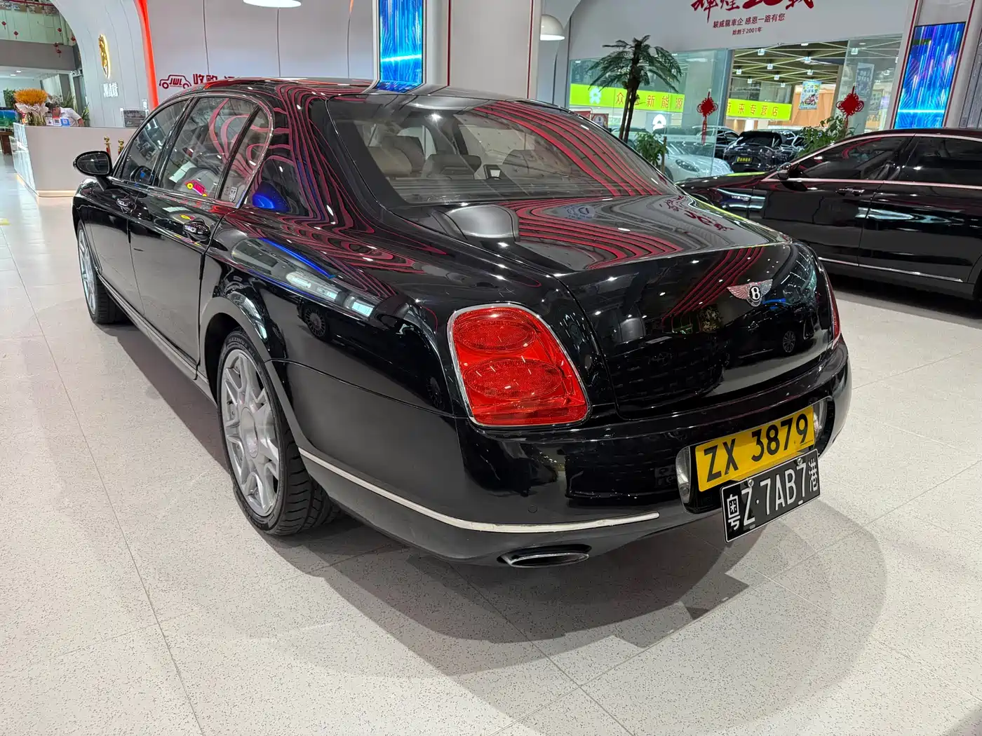 Bentley Flying Spur 2010 6.0T 5-seater Version фото 14