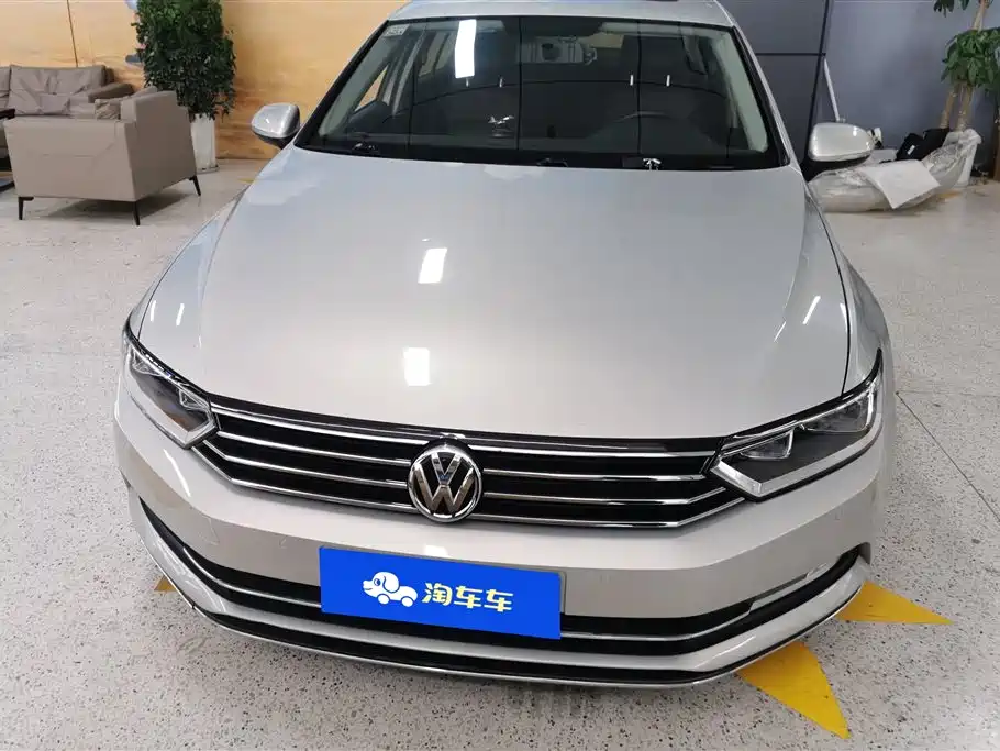 Volkswagen Magotan 2017 330TSI DSG Luxury фото 2
