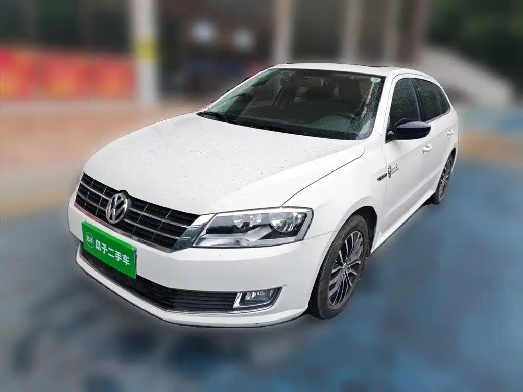 Volkswagen Lavida Tour 2014 1.4TSI Automatic 30th Anniversary Edition фото 2