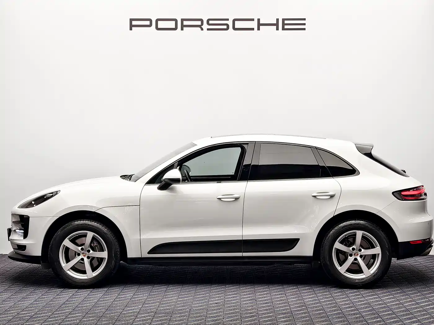 Porsche Macan 2021 Macan 2.0T фото 4