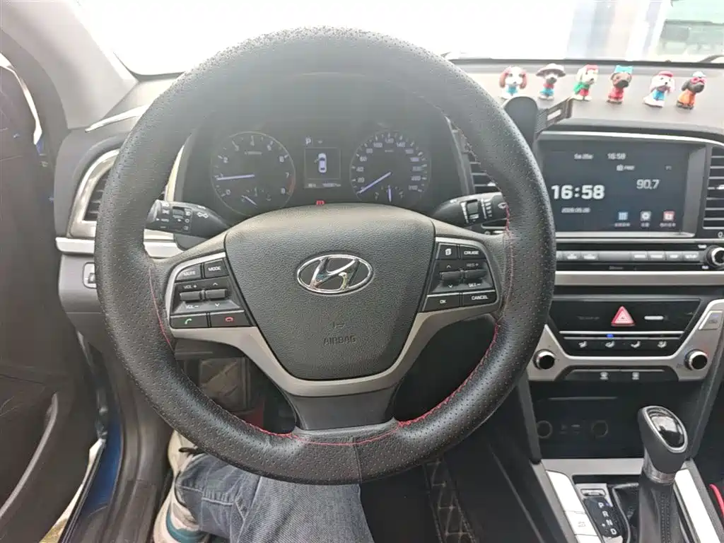 Hyundai Elantra 2016 Model 1.6L Automatic Smart Elite фото 11