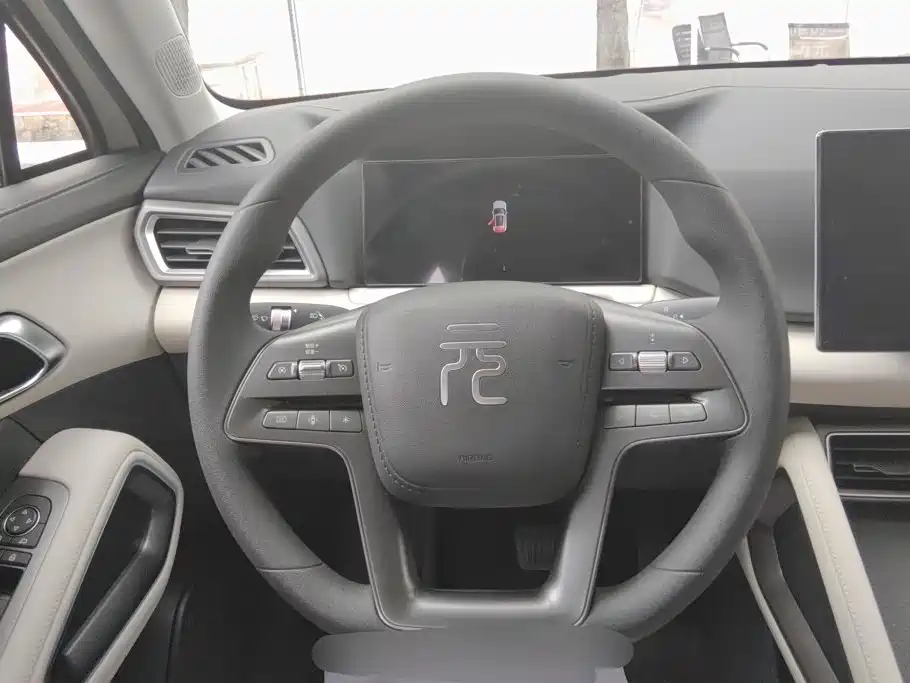 BYD Yuan UP 2026 2025 Model 301KM Navigator