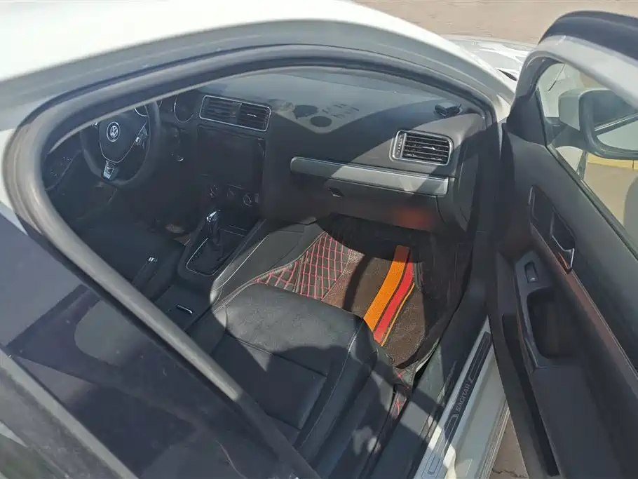 Volkswagen Sagitar 2018 1.6L Automatic Fashion фото 8