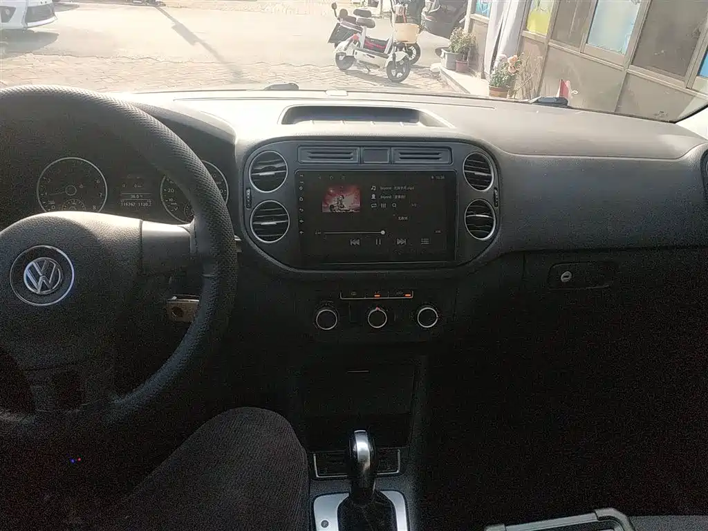 Volkswagen Tiguan 2015 1.8TSI Automatic 2WD Trendline фото 10
