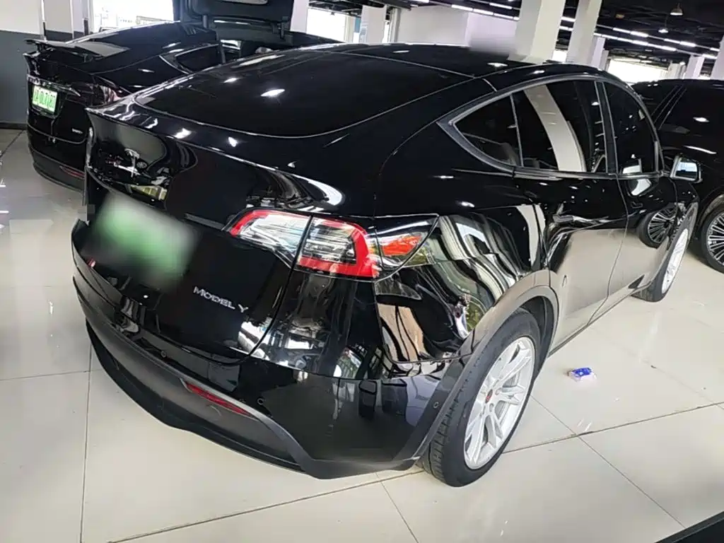 Фото 7 - Tesla Model Y