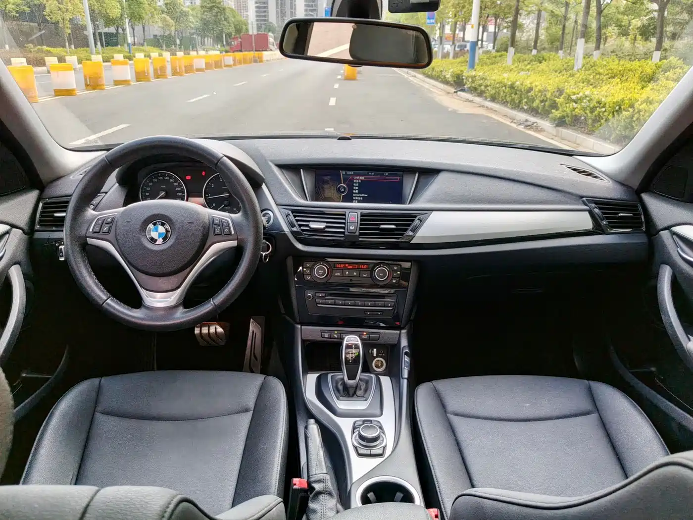BMW X1 2014 sDrive18i Leading Edition фото 10