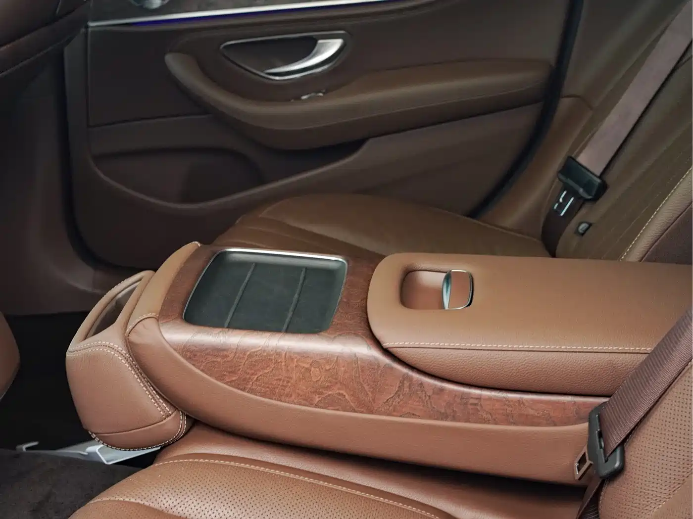 Mercedes-Benz E-Class 2020 Facelift E 300 L Exclusive фото 13