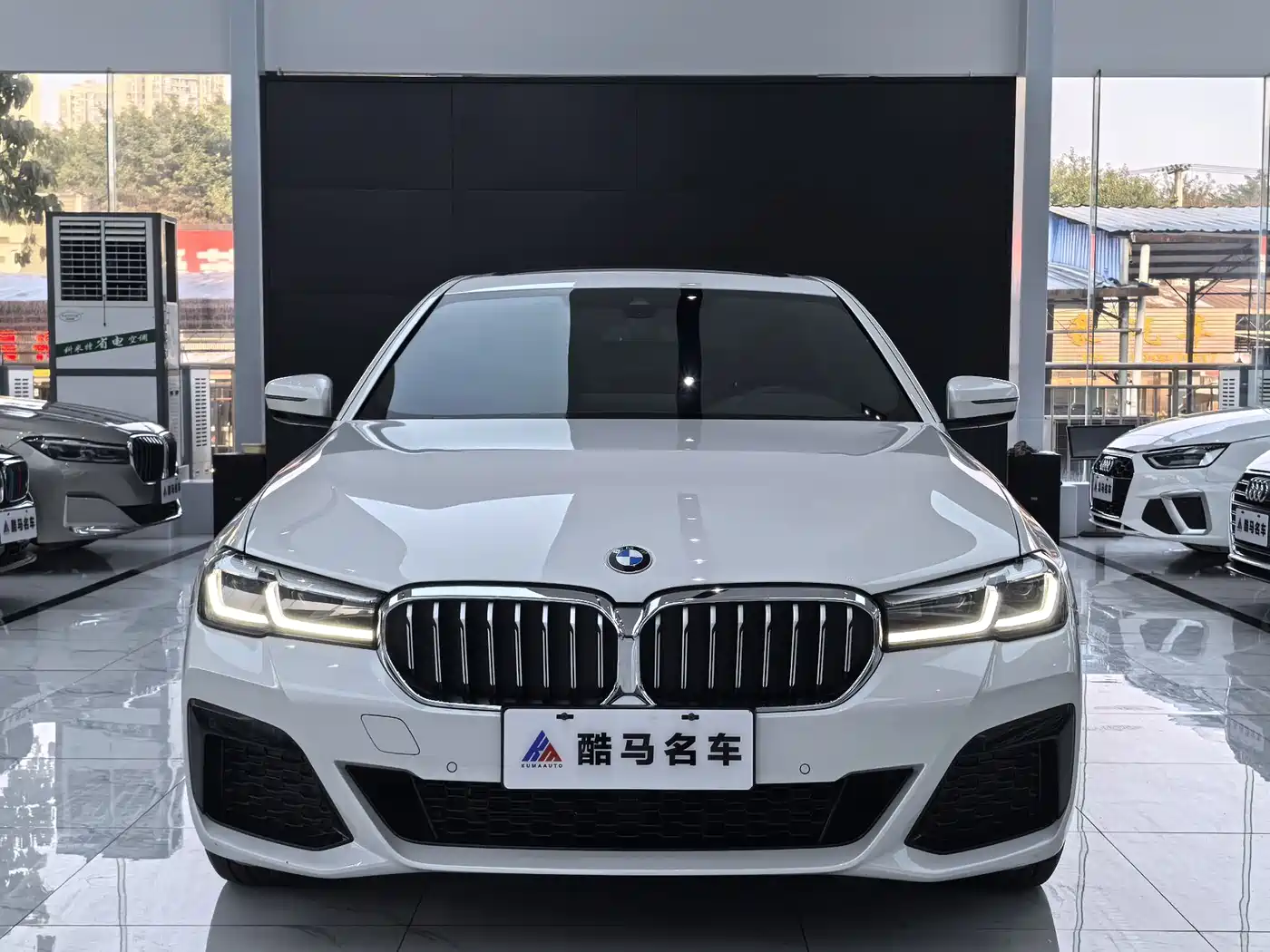 BMW 5 Series 2023 Facelift 530Li Leading M Sport Package фото 2