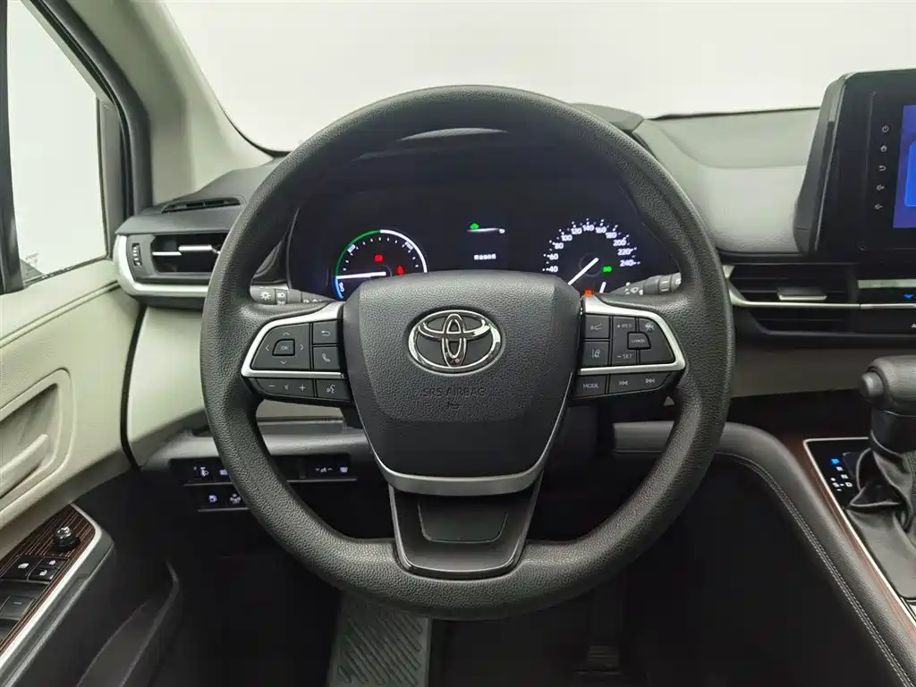 Toyota Granvia 2023 2.5L Hybrid Comfort Edition фото 11