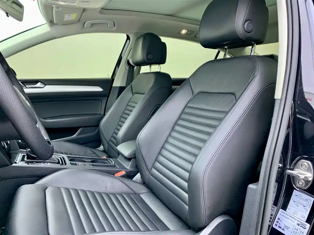 Volkswagen Magotan 2017 330TSI DSG Leading фото 10
