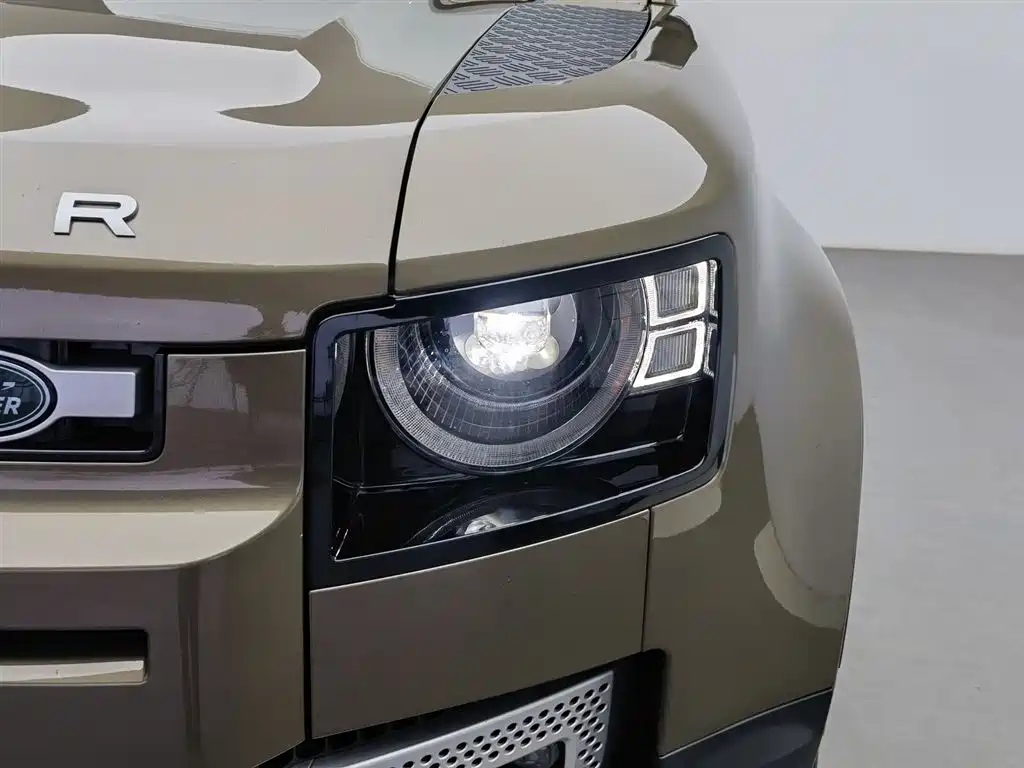 Land Rover Defender 2020 Model 110 P400 SE фото 7