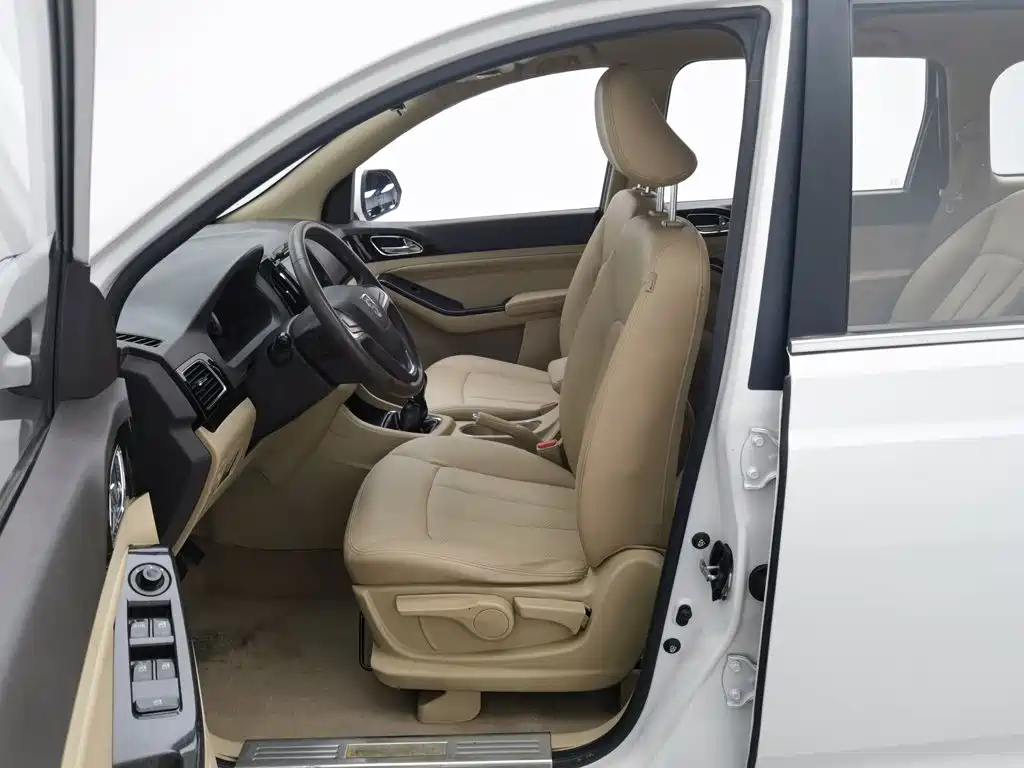 Baojun 730 2014 2014 1.5L Manual Comfort 7-seater