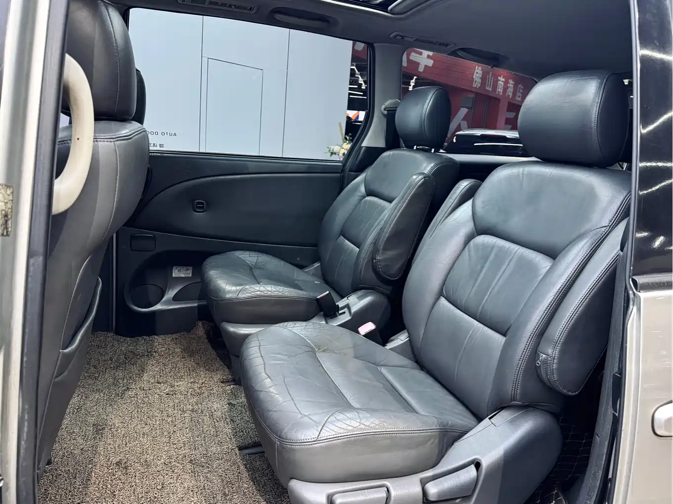 Toyota Previa 2004 2.4L AT фото 10