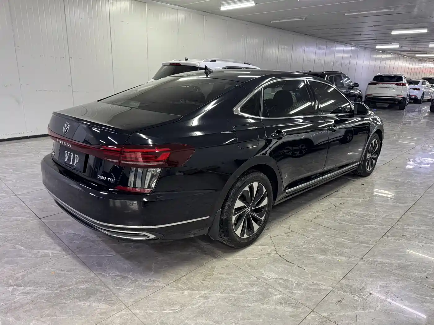 Volkswagen Passat 2022 280TSI Elite Edition фото 13