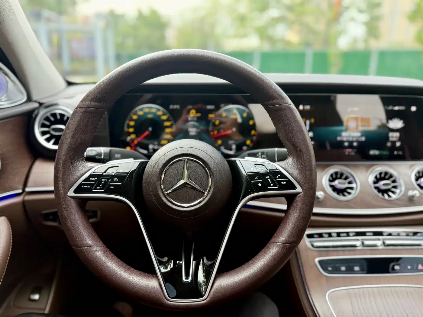 Mercedes-Benz E-Class 2023 Facelift E 300 L Luxury фото 7
