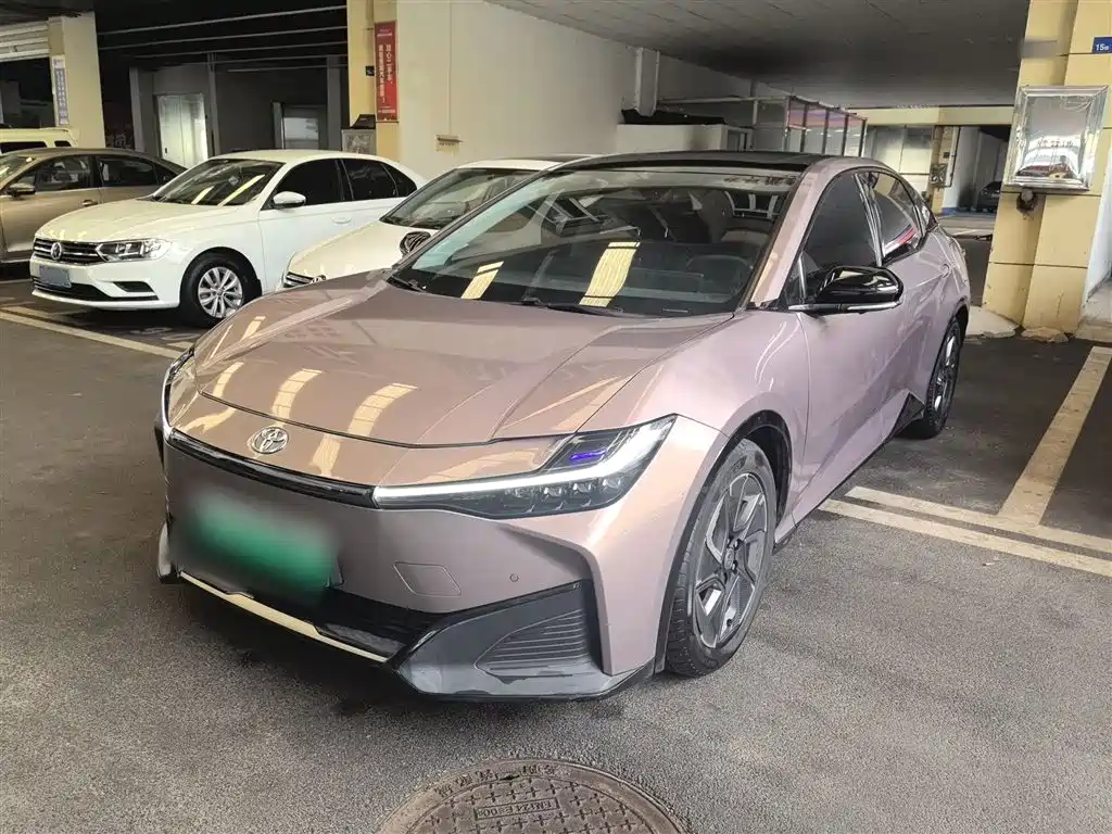 Toyota bZ3 2023 616km Long Range Premium фото 2