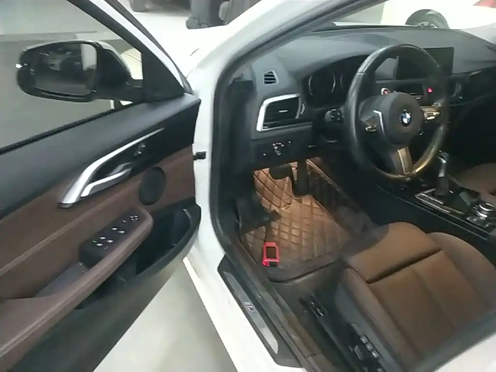 BMW 1 Series 2019 118i M Sport Package фото 16