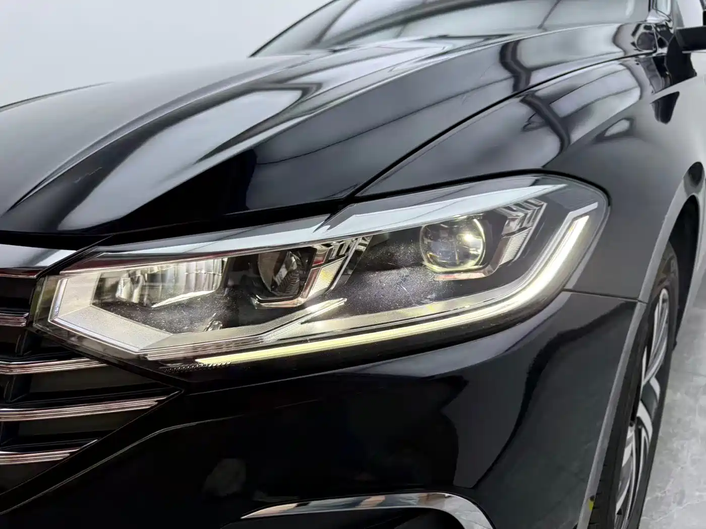 Volkswagen Lavida 2024 Model 300TSI DSG Full Comfort Edition фото 5