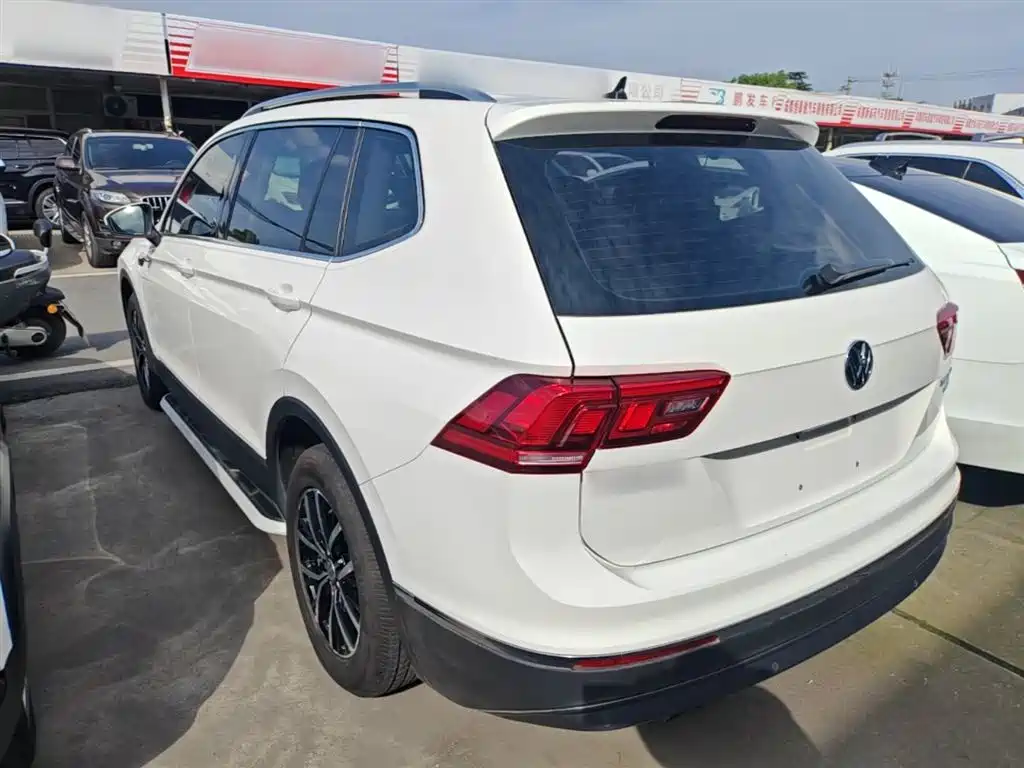 Volkswagen Tiguan L 2017 330TSI Automatic 2WD Luxury Edition фото 5