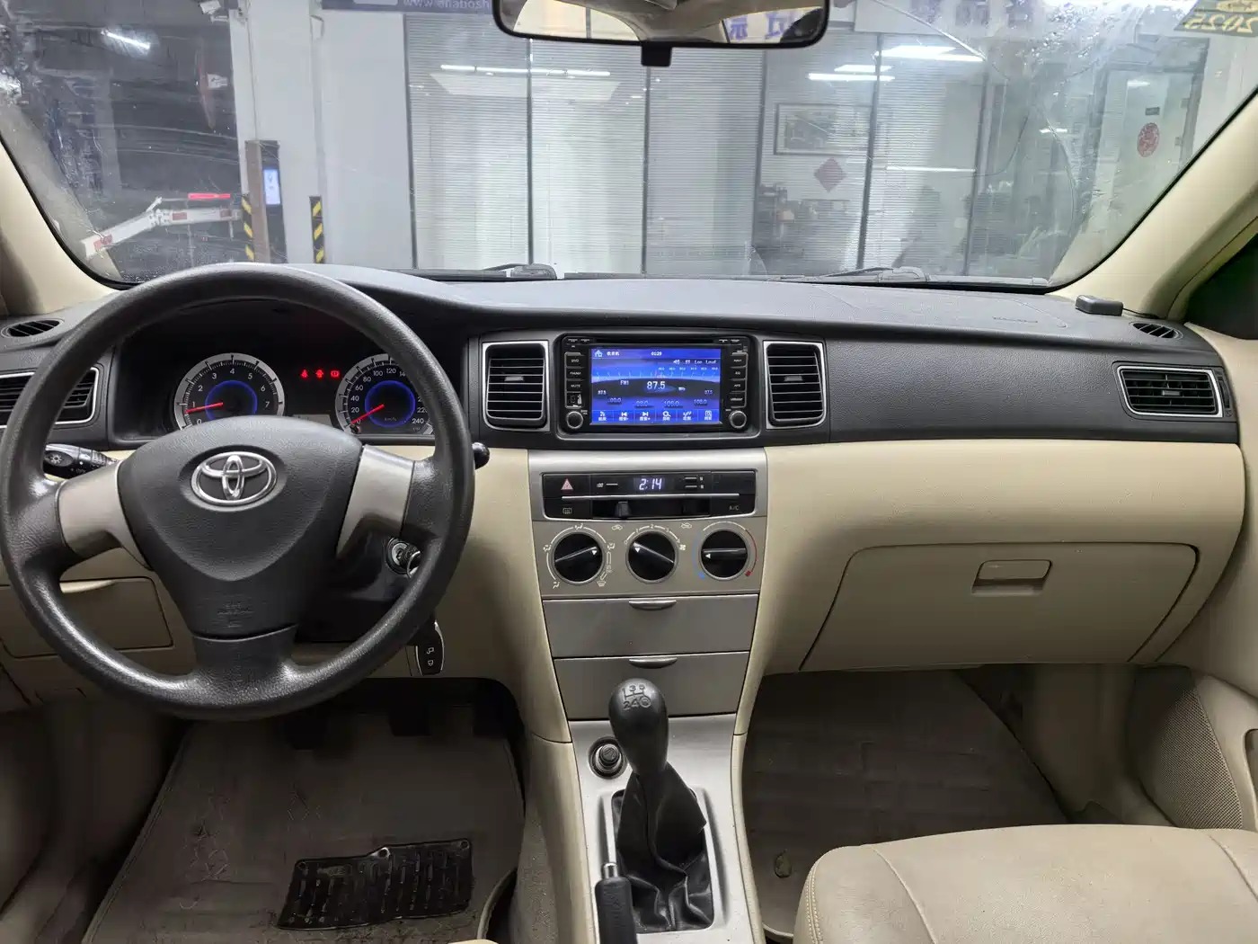 Toyota Corolla 2013 1.6L Manual Excellence Edition фото 4