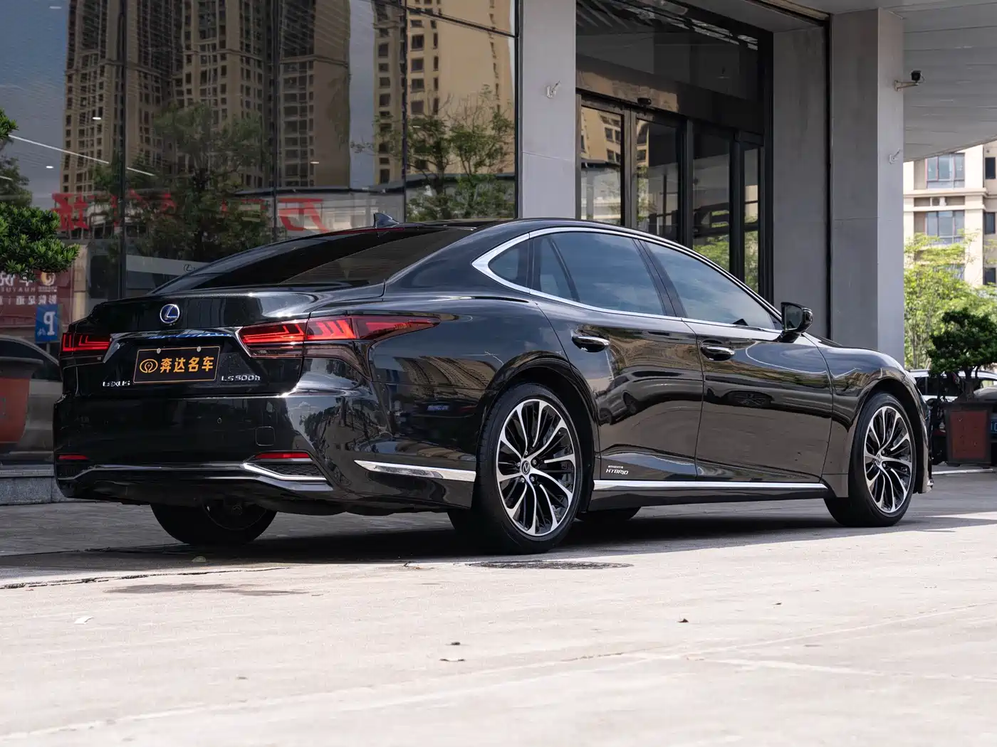 LEXUS LS
