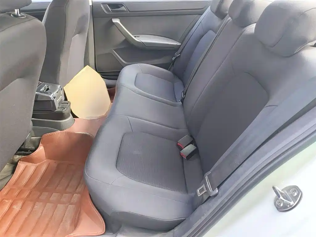 Volkswagen Santana 2015 1.4L Manual Trend Edition фото 17