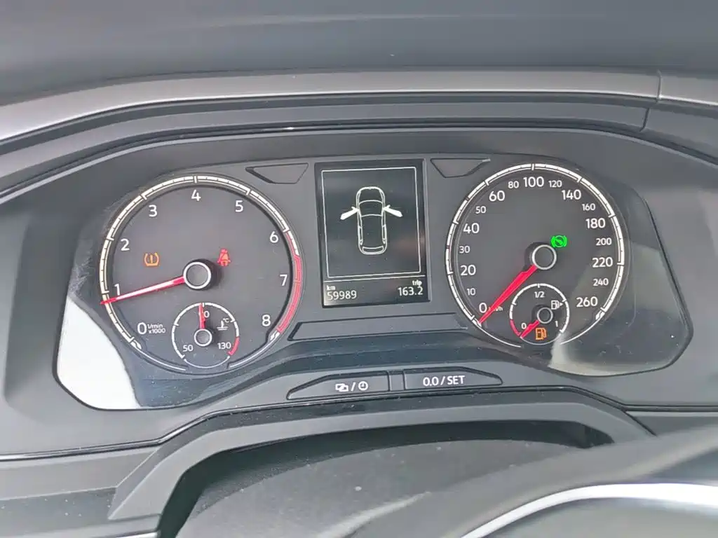 VOLKSWAGEN POLO