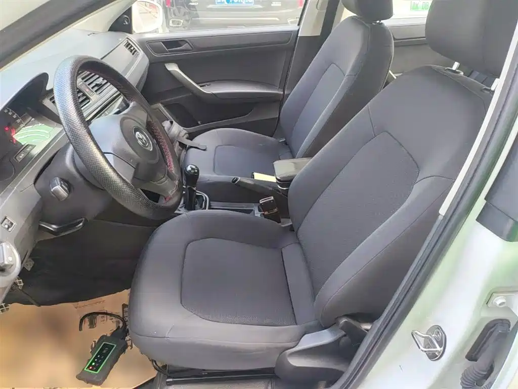 Volkswagen Santana 2015 1.4L Manual Trend Edition фото 15