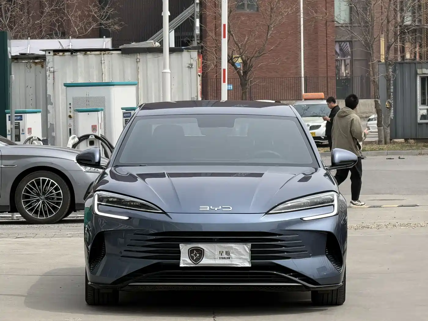BYD Seal 2024 Glory Edition DM-i 1.5L 121km Elite фото 2