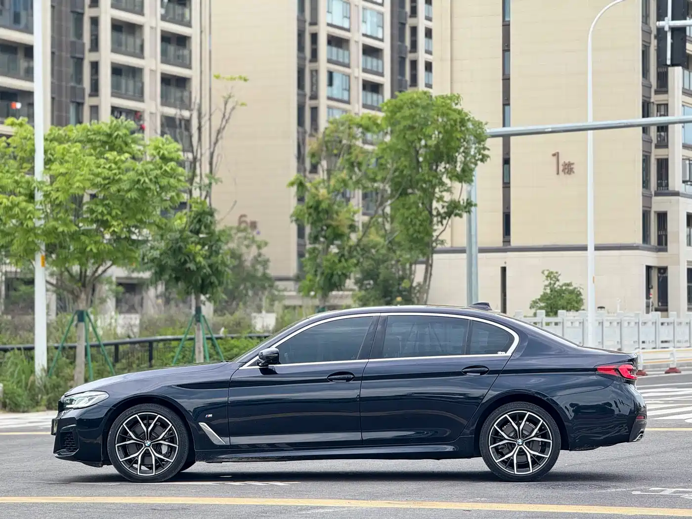 BMW 5 Series 2021 530Li Premium M Sport Package фото 21