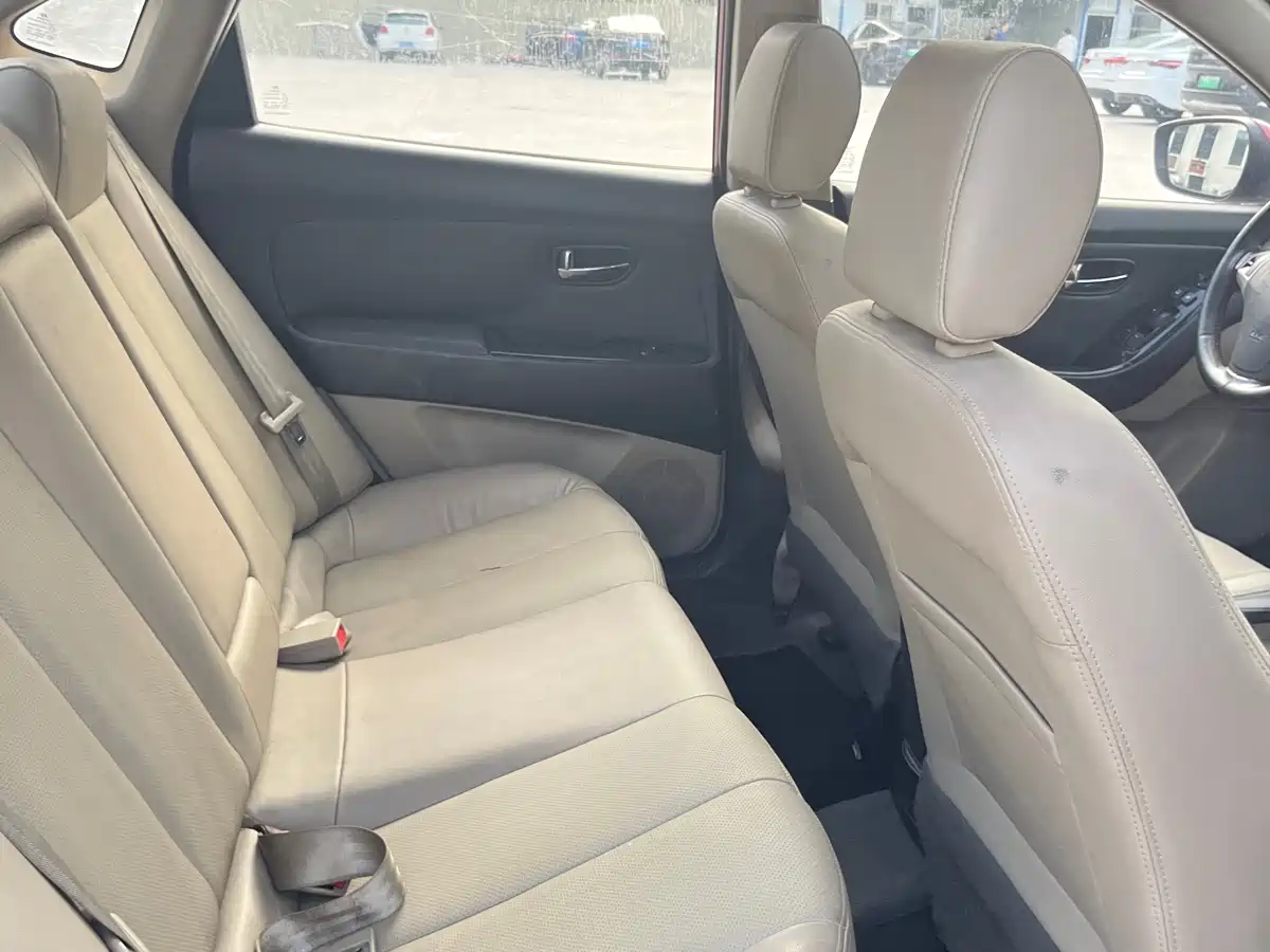 Hyundai Elantra 2011 1.6L Automatic Luxury фото 9